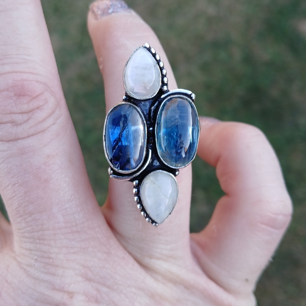 ***Sale*** New Kyanite & Rainbow Moonstone 925 Silver Ring.